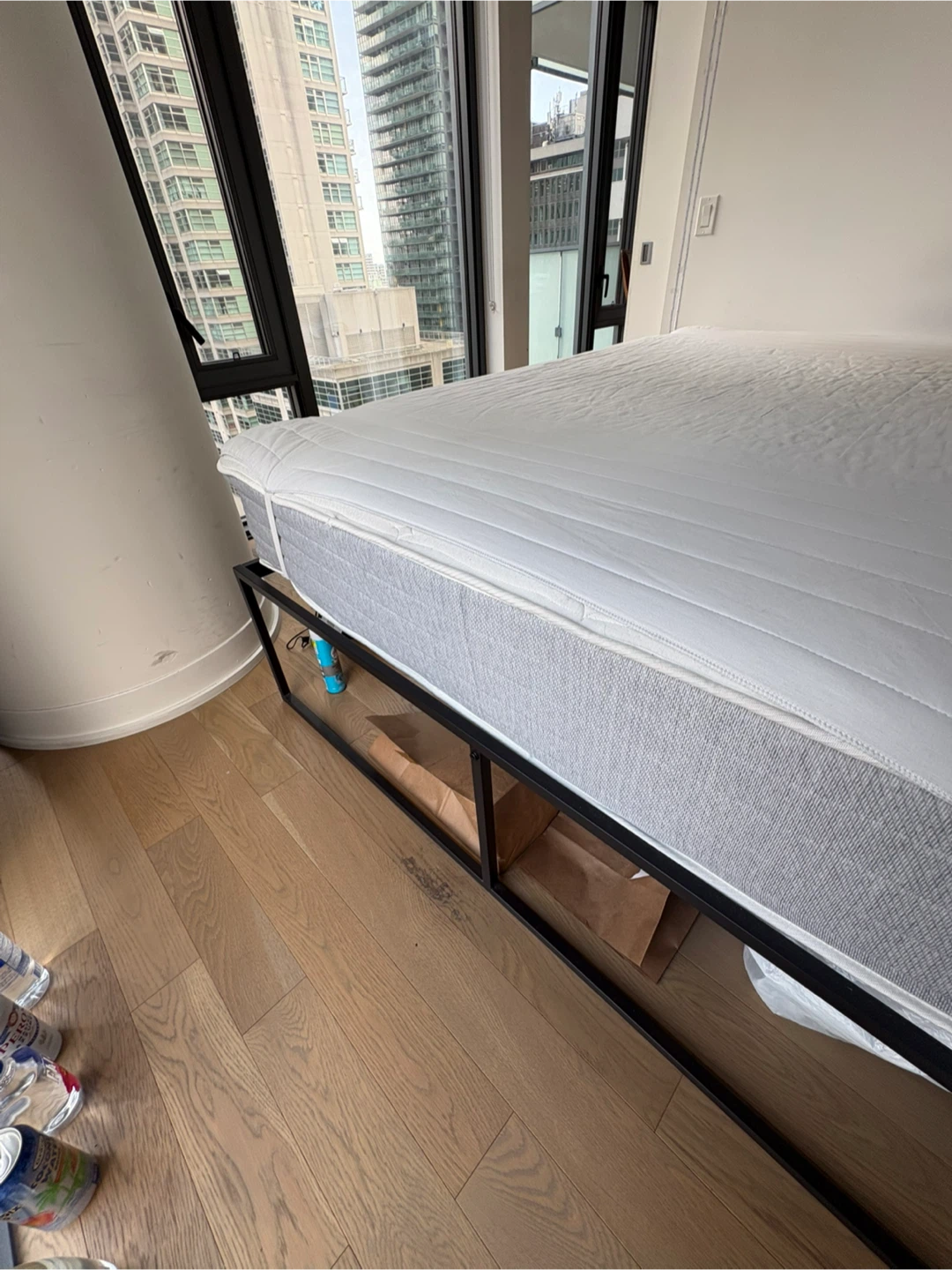 Zinus Queen Bed Frame - Lorelai 14 inch - photo 3