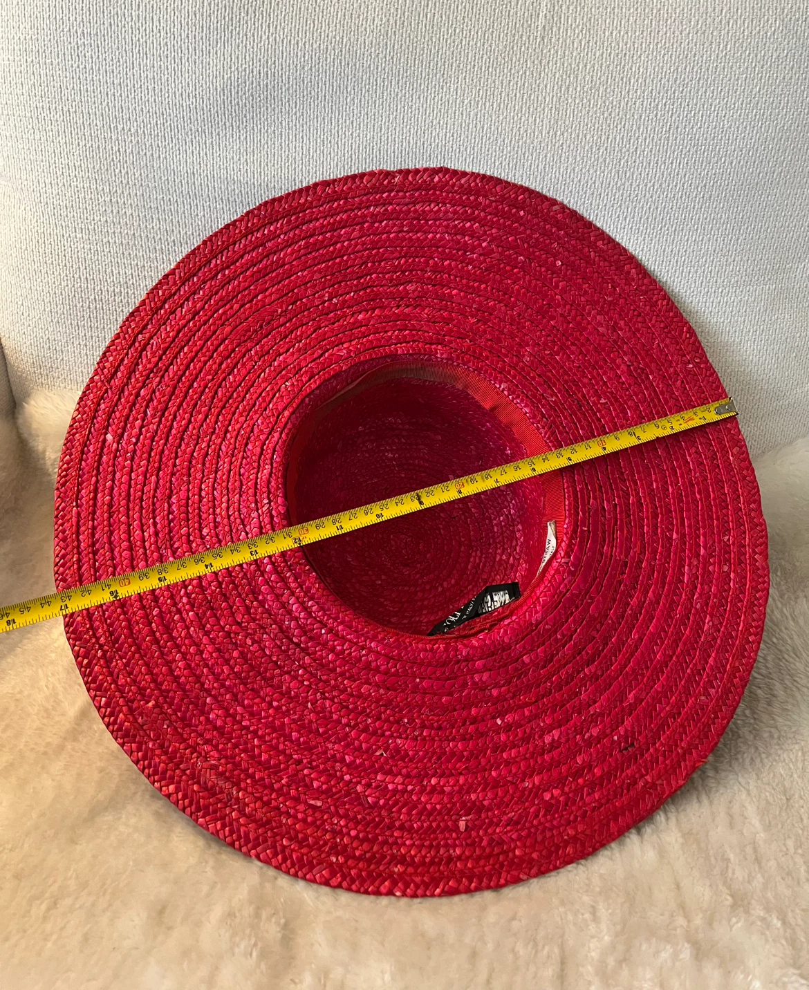 Holt Renfrew Gorgeous Red Wide Brim Straw Hat - photo 4