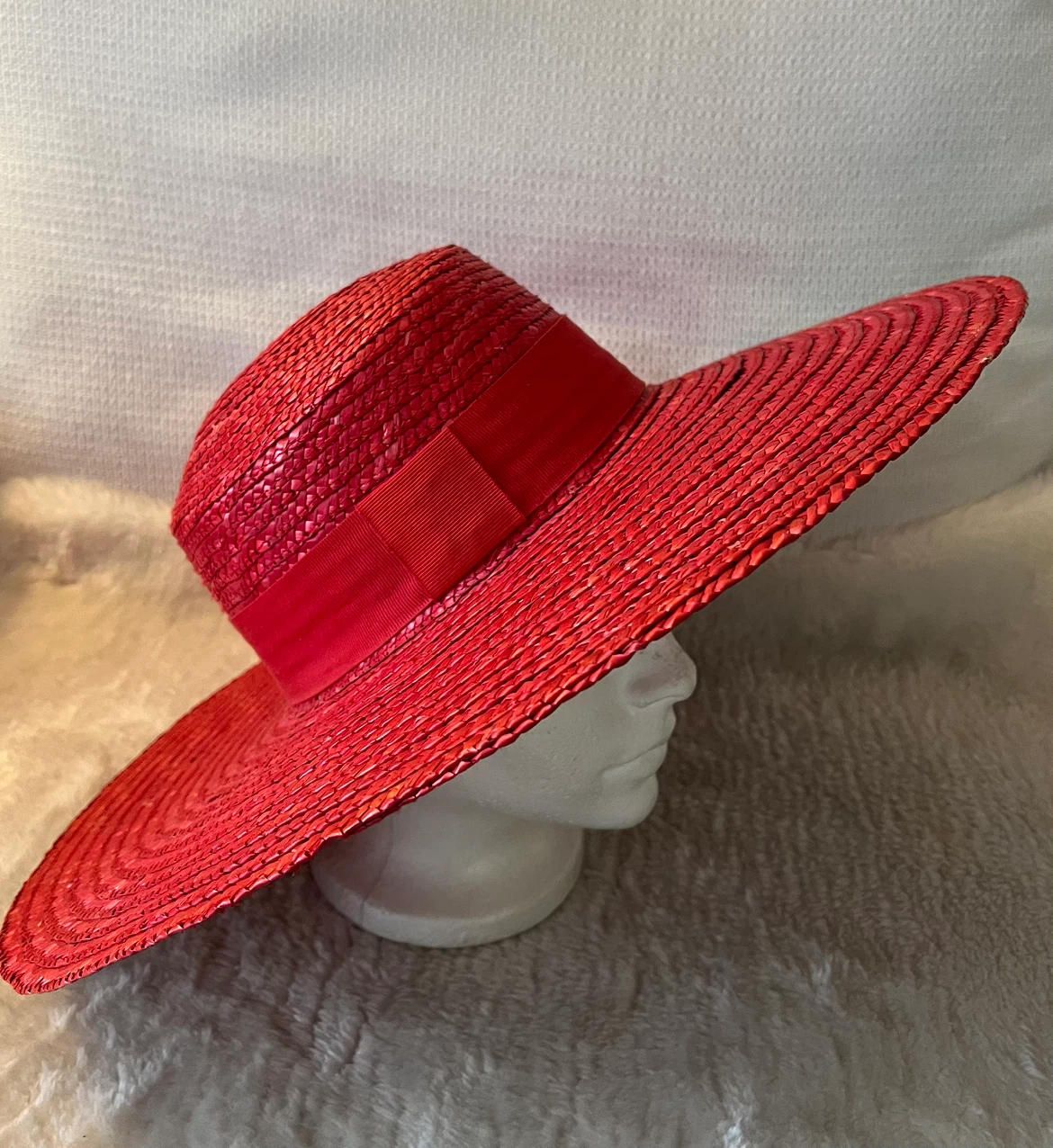Holt Renfrew Gorgeous Red Wide Brim Straw Hat - photo 5