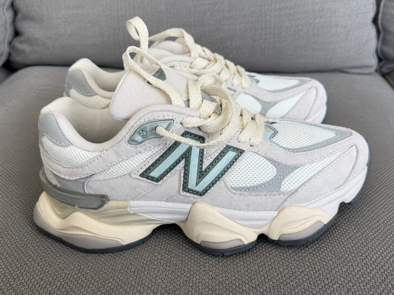 New Balance 9060 Sea Salt Grey – Brand New –