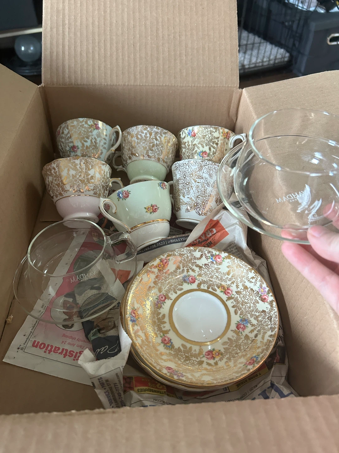 Vahdam Teas & Colclough Bone China Tea Cups & Saucers