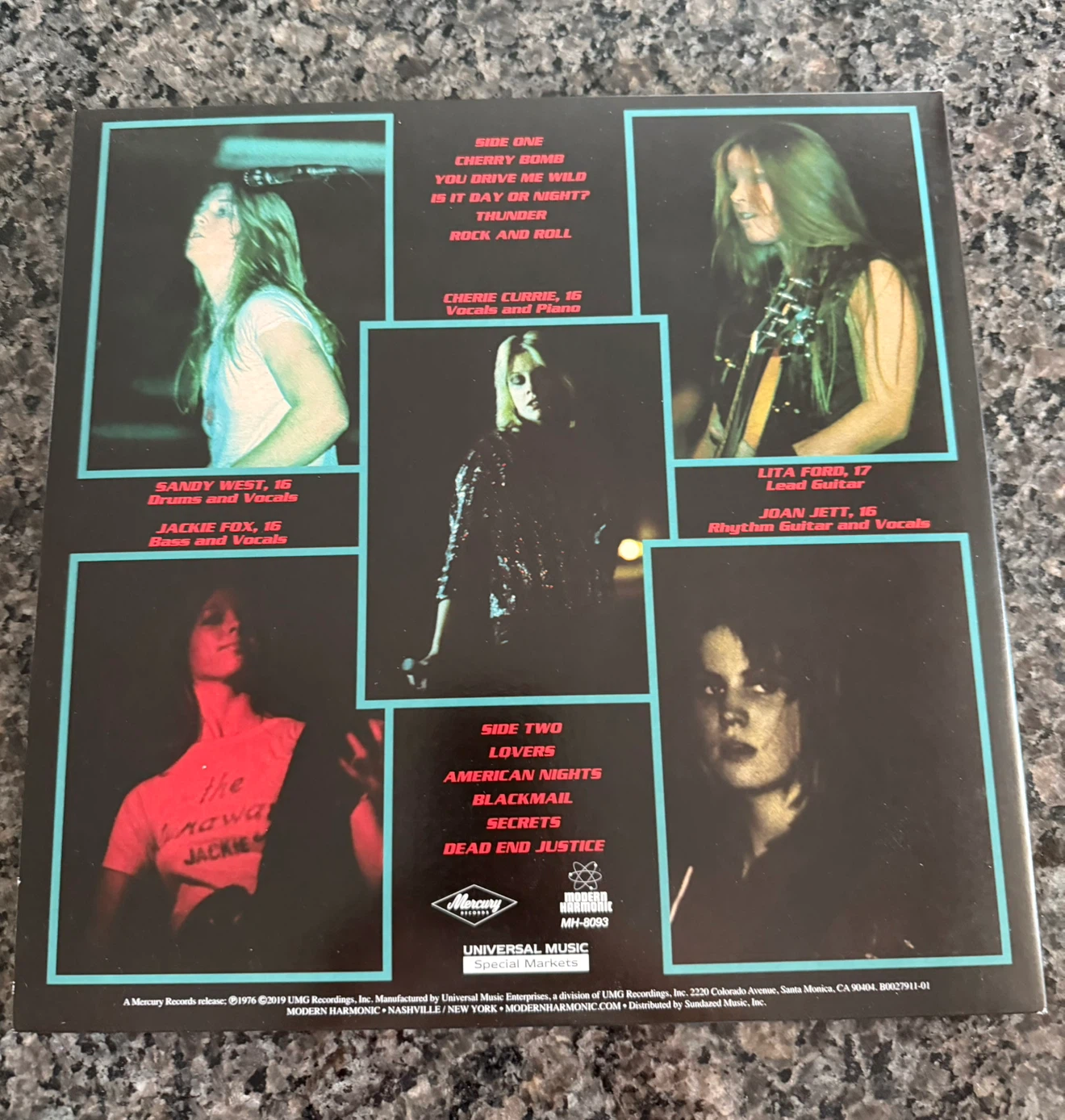 The Runaways Mercury Records Vinyl LP MH-8093 - photo 2