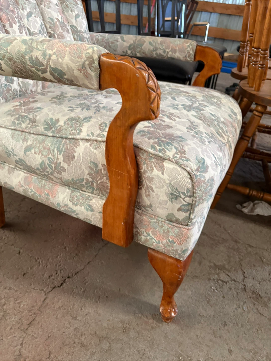Floral Accent Chair with Wooden Arms - photo 4