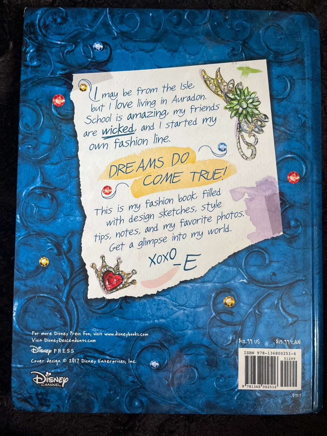 MOVING SALE ‼️ Disney Descendants 2 Evie's Fashion Book - photo 2