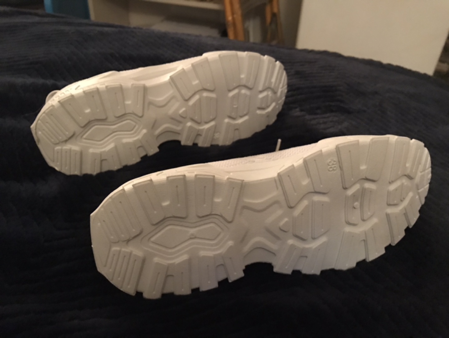 Brand new never worn /White "Fashion" Sneakers - photo 4