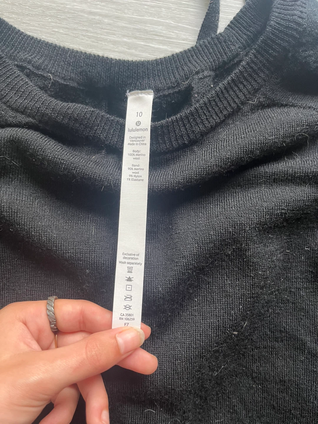 Lululemon Black Merino Wool Sweater - photo 3