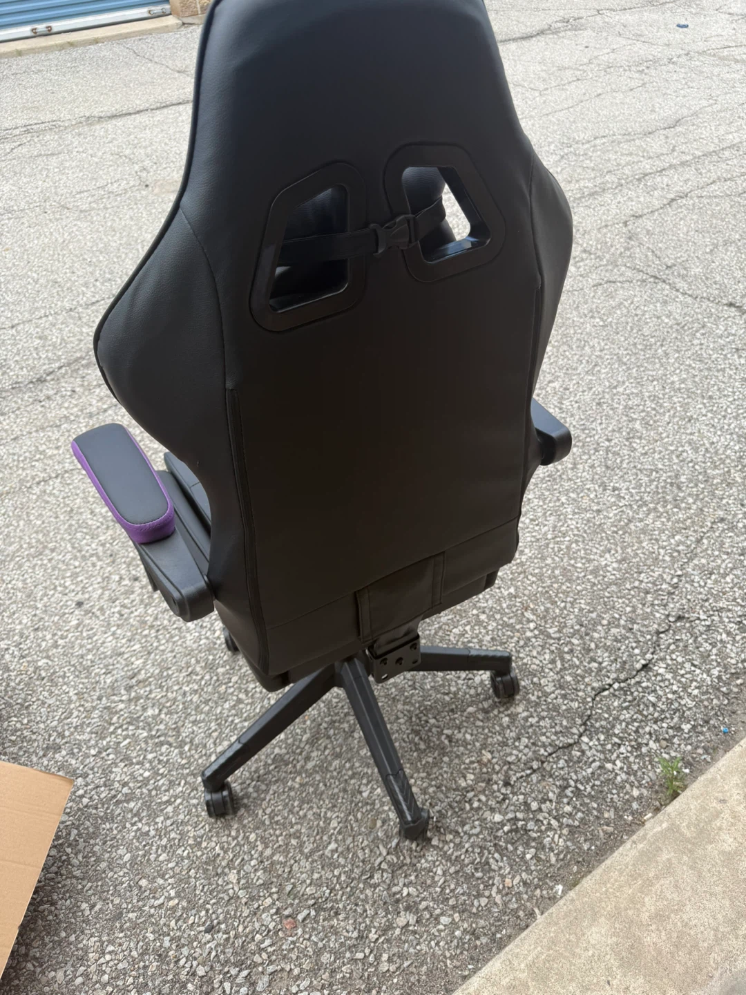 Gaming Chair with Footrest - photo 3