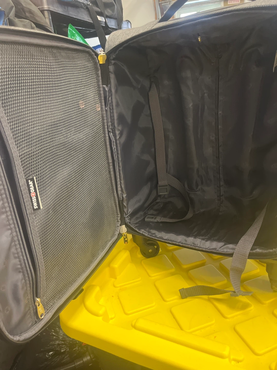Swiss Gear Rolling Suitcase - photo 2