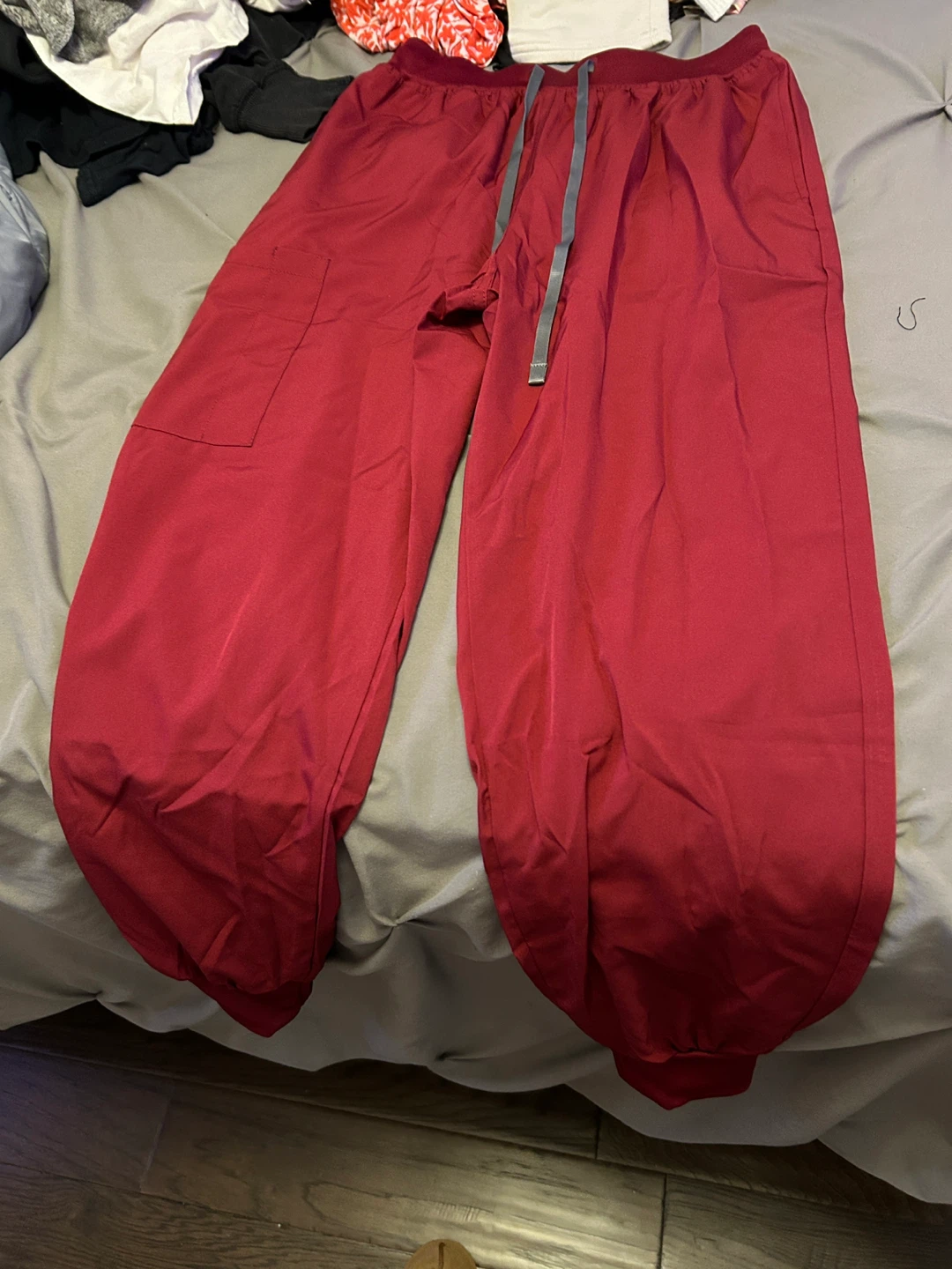 Red Scrub Top and Pants Set - photo 2