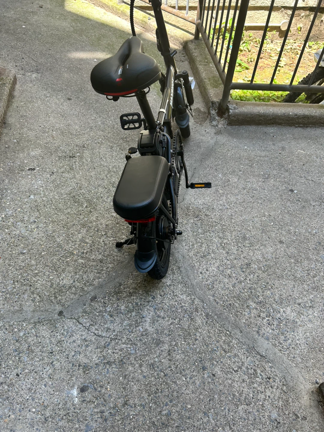 MAXSHOT Folding Electric Bicycle - photo 2