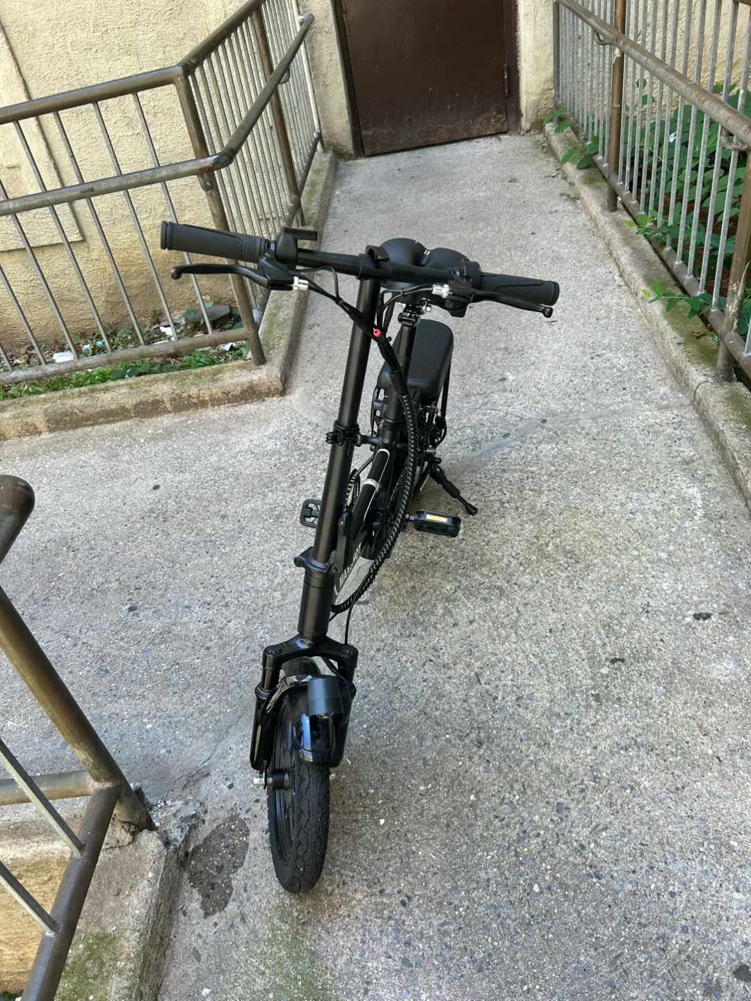 MAXSHOT Folding Electric Bicycle - photo 3