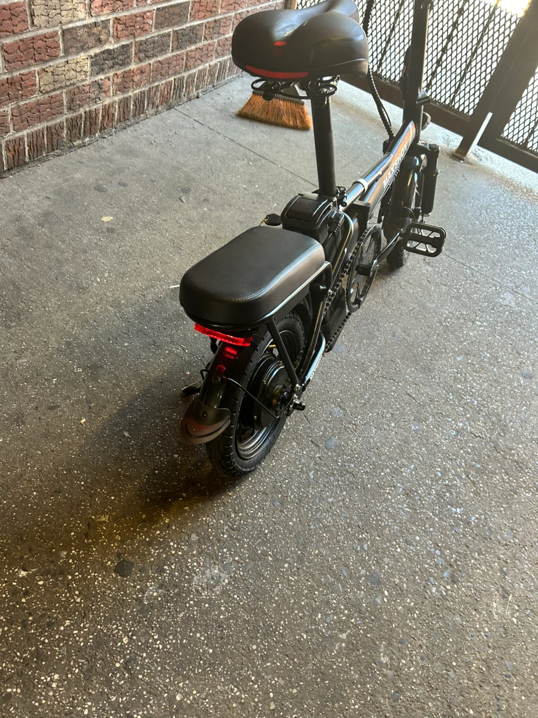 MAXSHOT Folding Electric Bike - photo 3