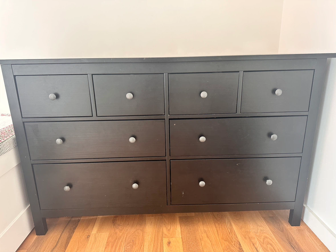 Black 8-Drawer Dresser