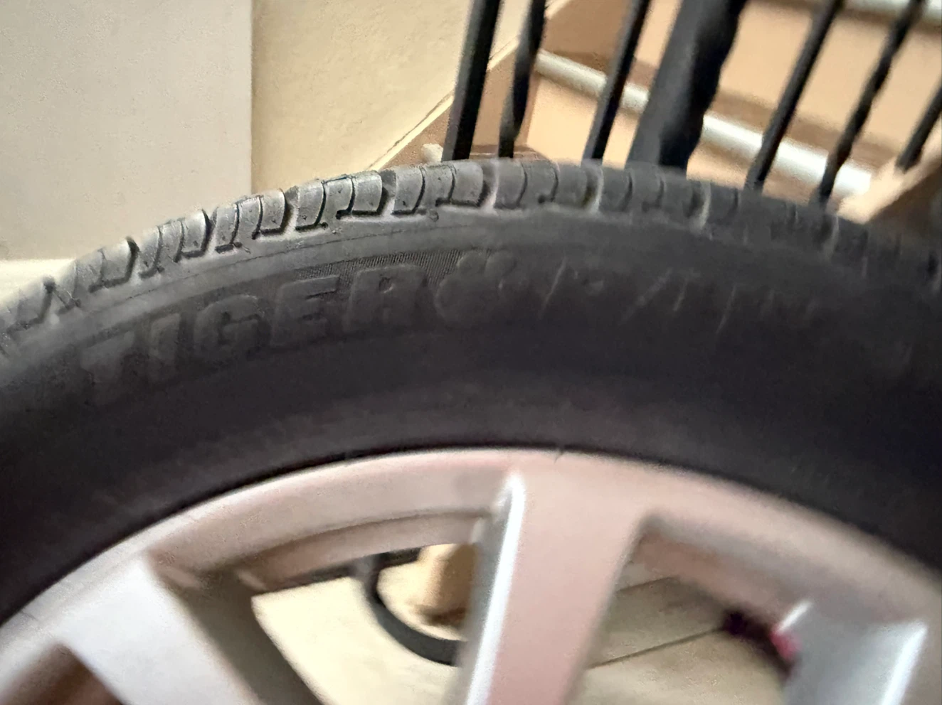 Nissan Rogue 2013 OEM Rim Set with Tires - photo 3