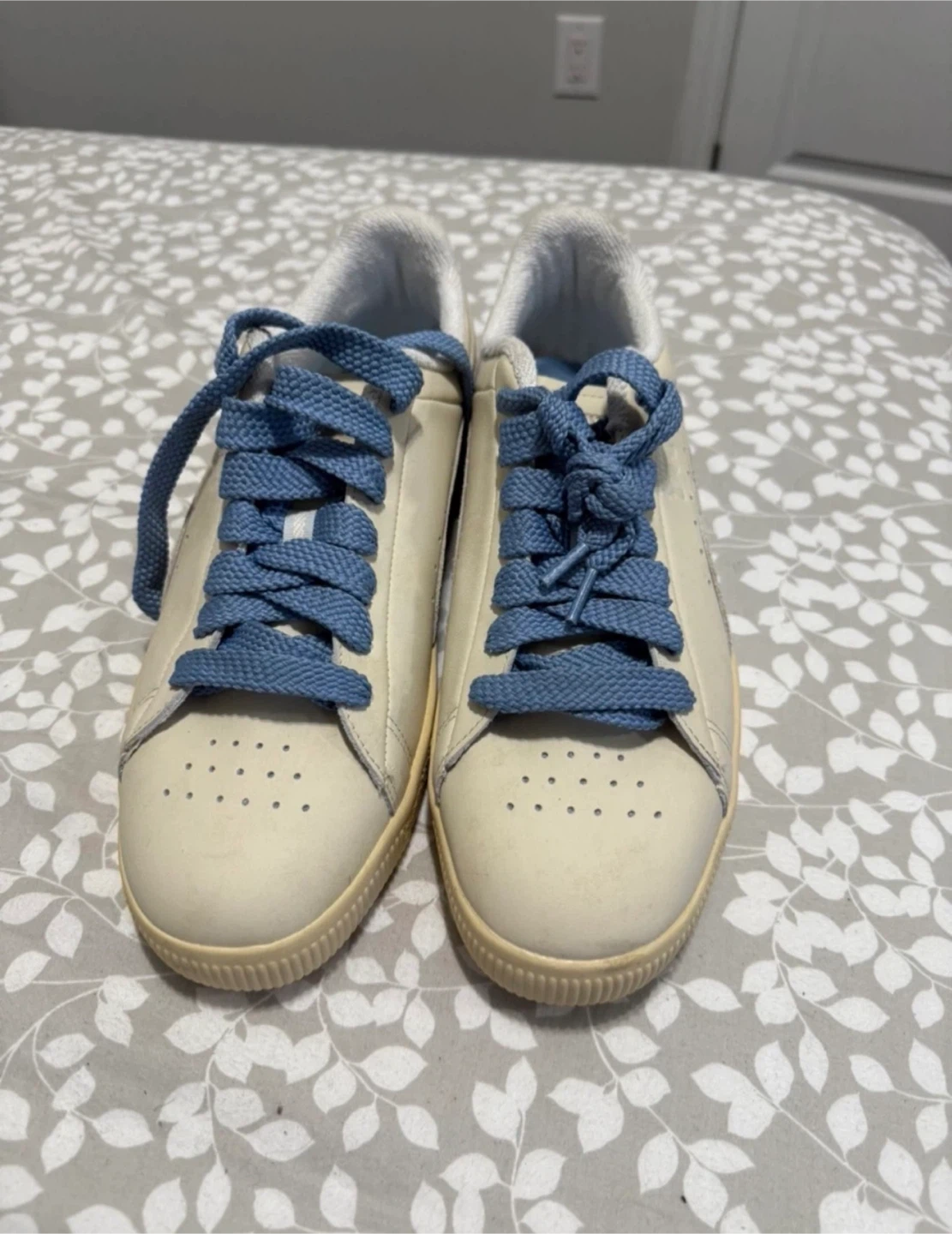 Puma Clyde Cream Sneakers with Blue Laces size us12