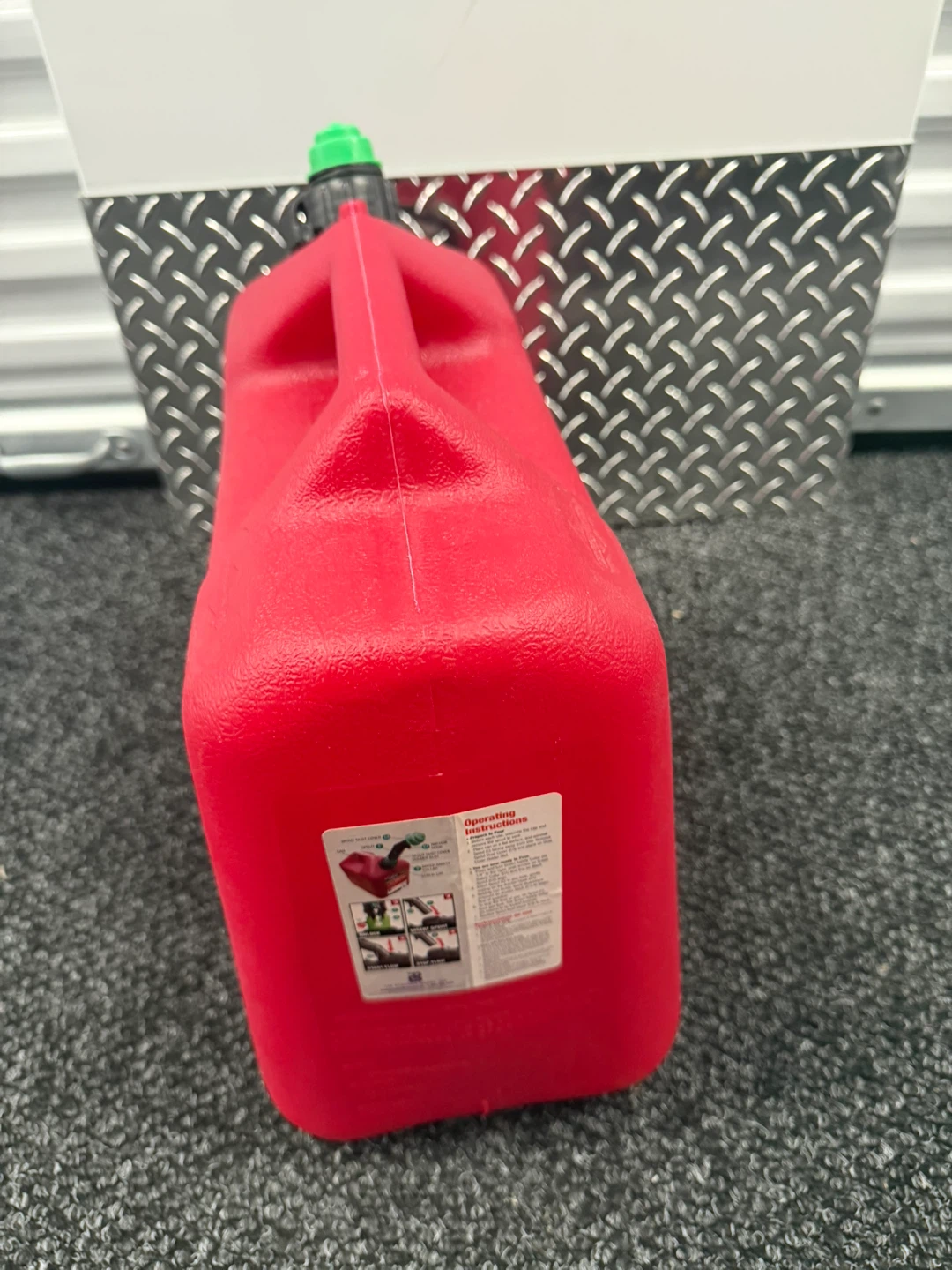 Briggs & Stratton 5 Gallon Gasoline Can - photo 2
