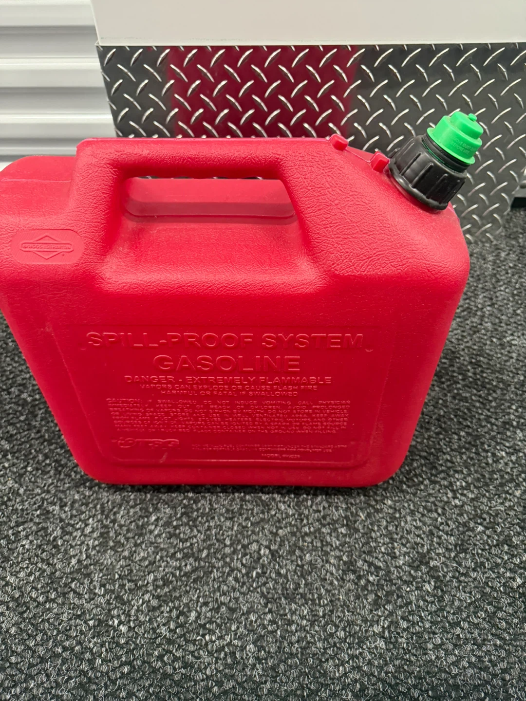 Briggs & Stratton 5 Gallon Gasoline Can - photo 3