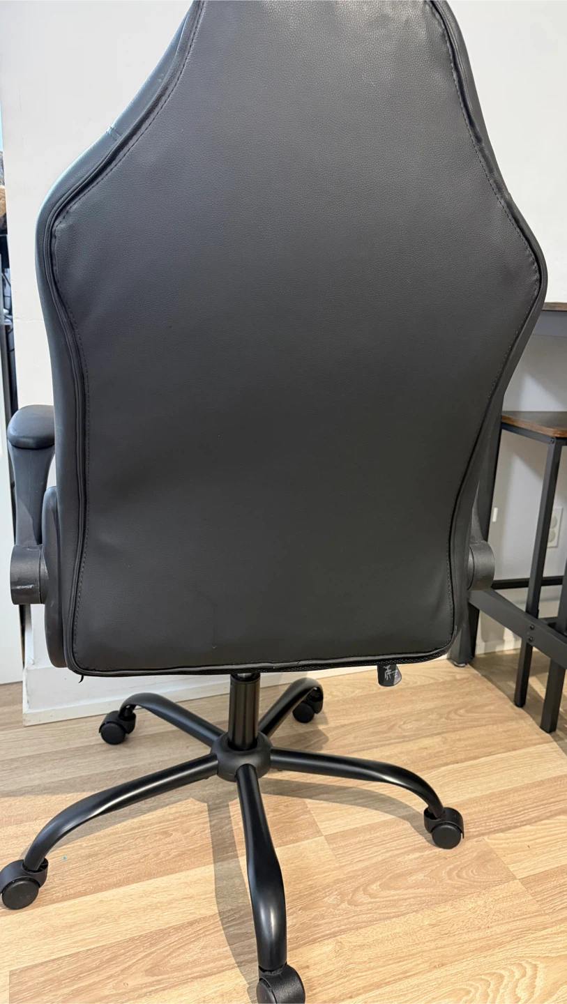 Black and White Gaming Chair - photo 2