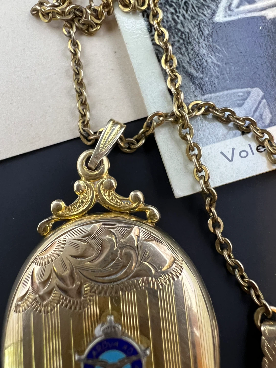 Vintage RCAF Gold-Filled Sweetheart Locket & Chain - photo 3
