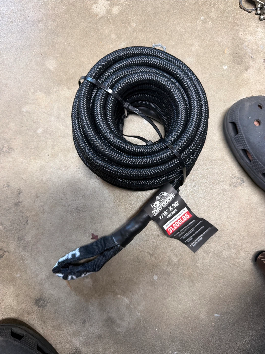 DAYDOOR 7/16" X 30' Tow Rope - 31,200 LBS Breaking Strength