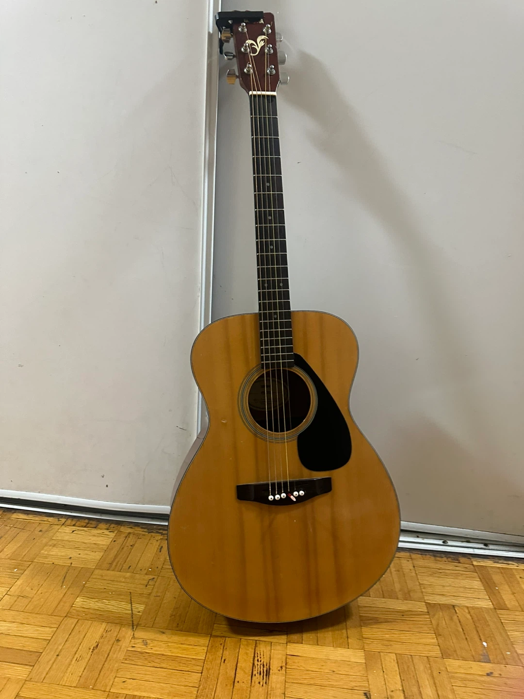 Yamaha Acoustic Guitar with Gig Bag and Capo - photo 5