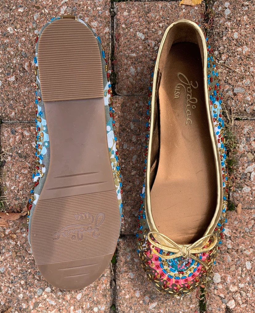 Ladies Embroidery Flats Size 6 - photo 2