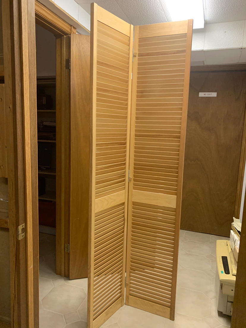 Wooden Bi-Fold Screen Divider