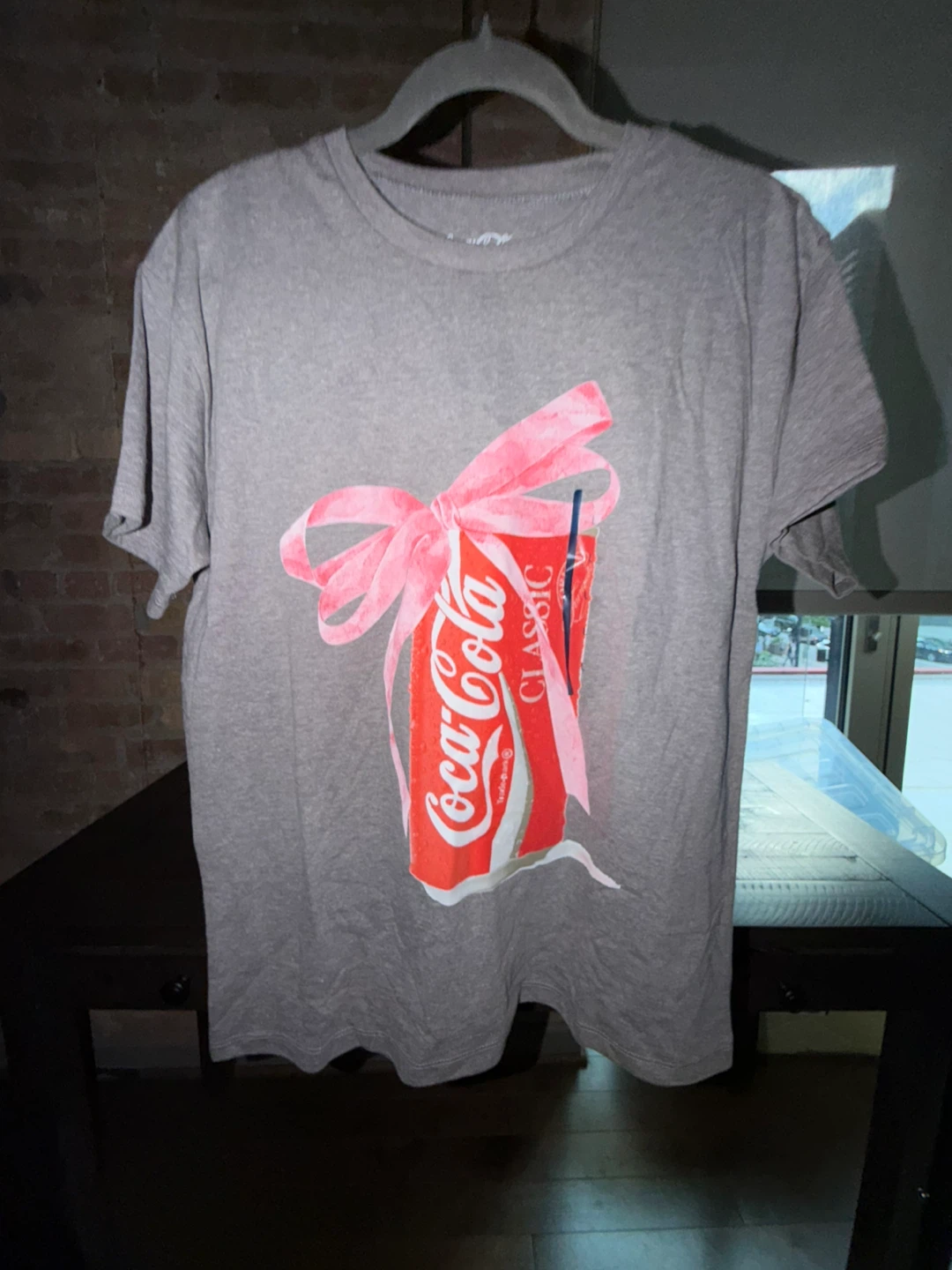 Women’s Coca-Cola pink bow T-Shirt Large - photo 2