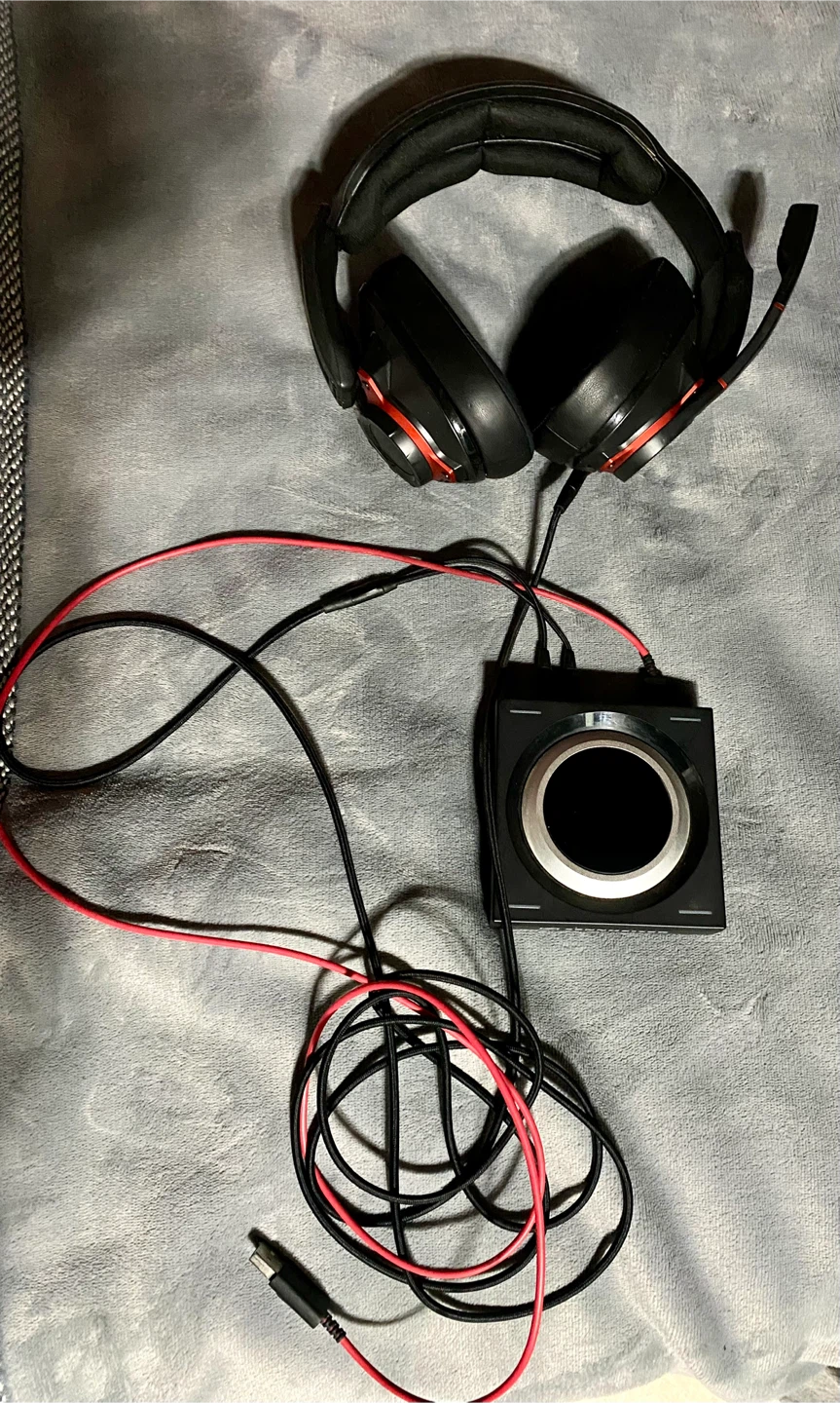 Sennheiser GSX 1000 Gaming Audio Amplifier and GSP 600 headset