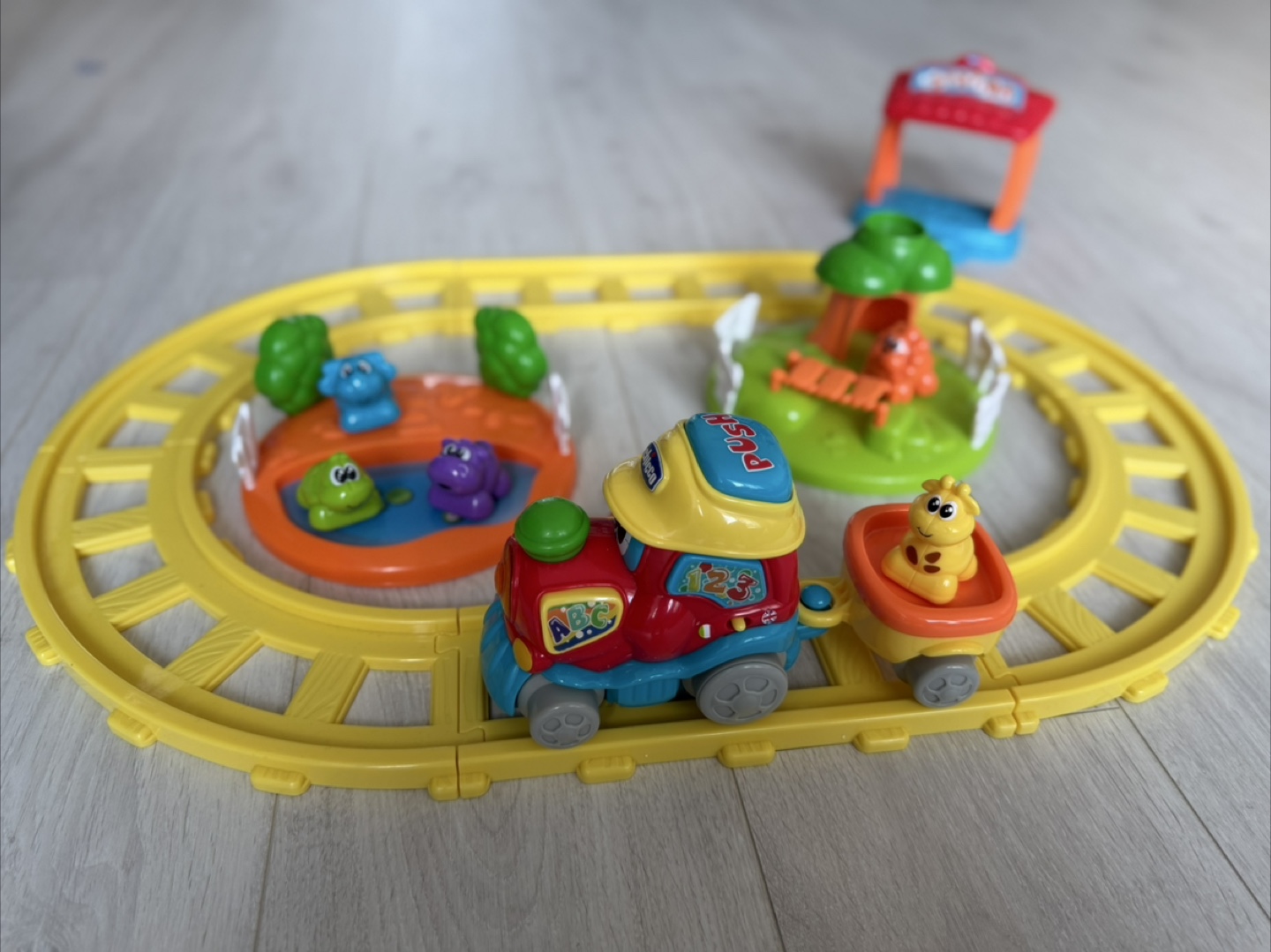 Chicco Go! Go! Smart Wheels Train Set