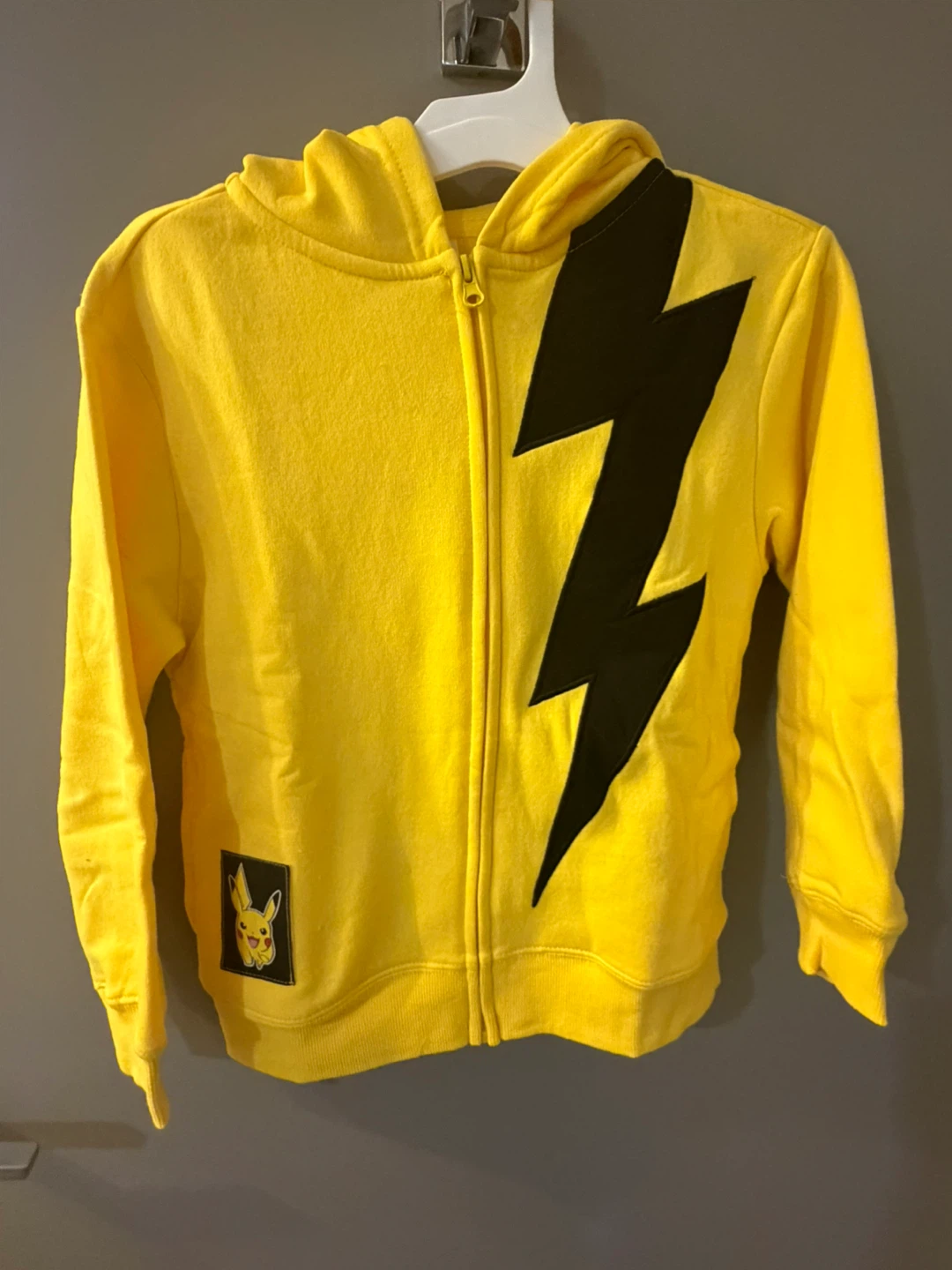 Kids small NWT! Pokemon Pikachu Yellow Zip-Up Hoodie with Ears