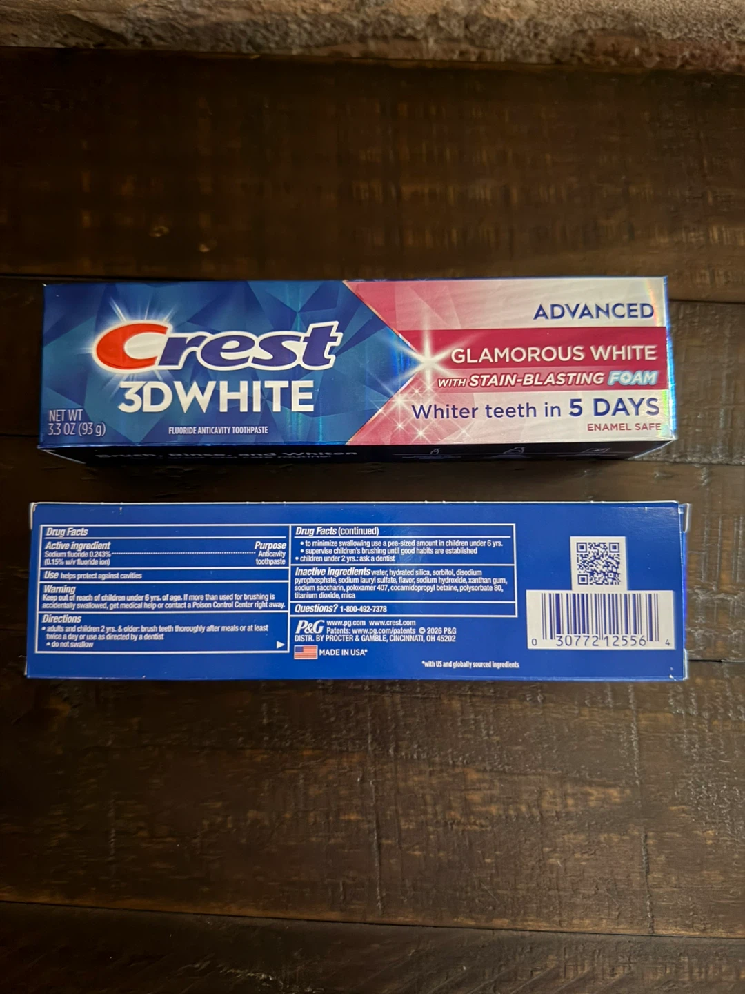 2 new tubes of Crest 3D White Glamorous White Toothpaste