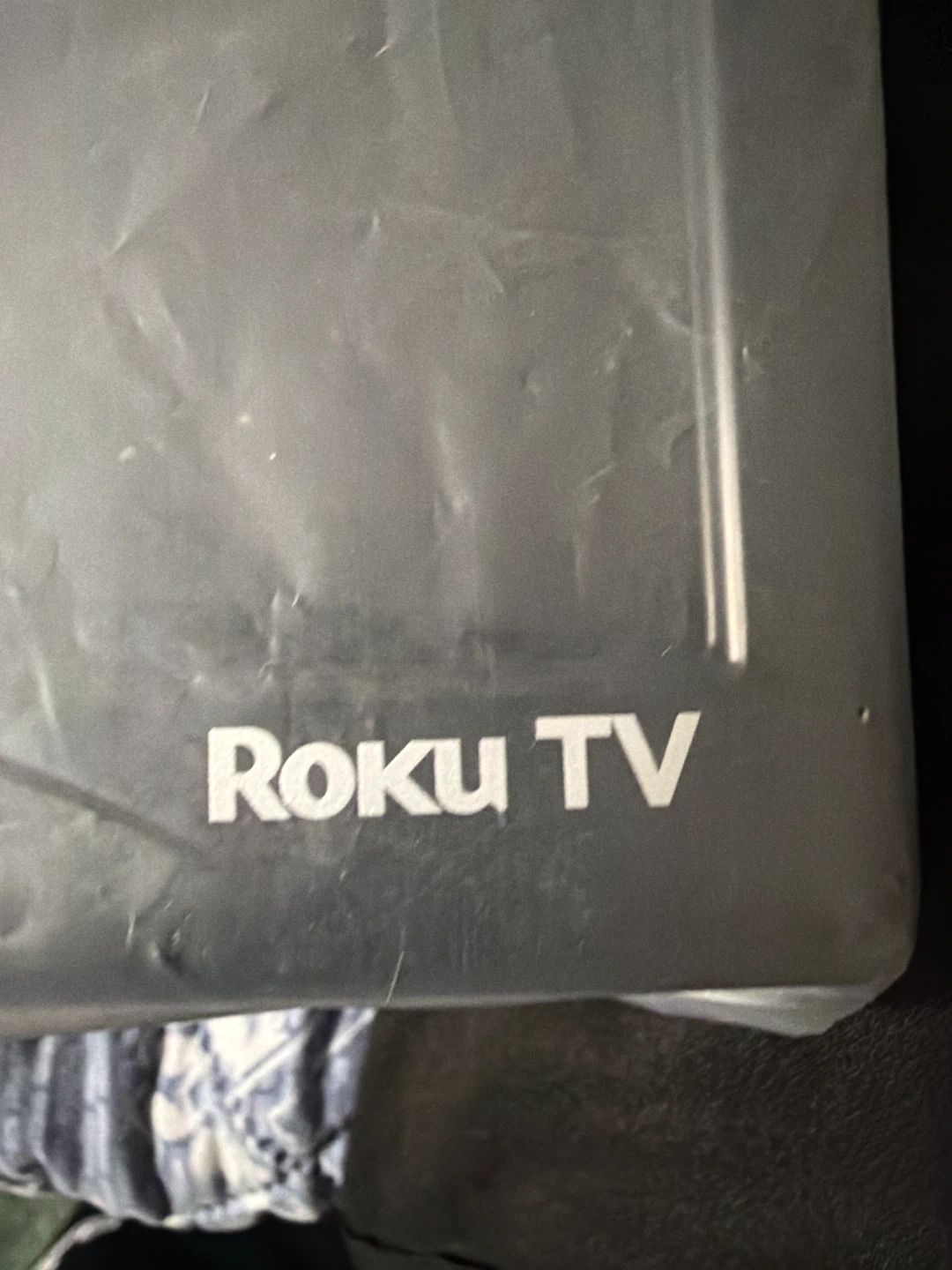 TV Roku 32” nueva control + pilas y Manual