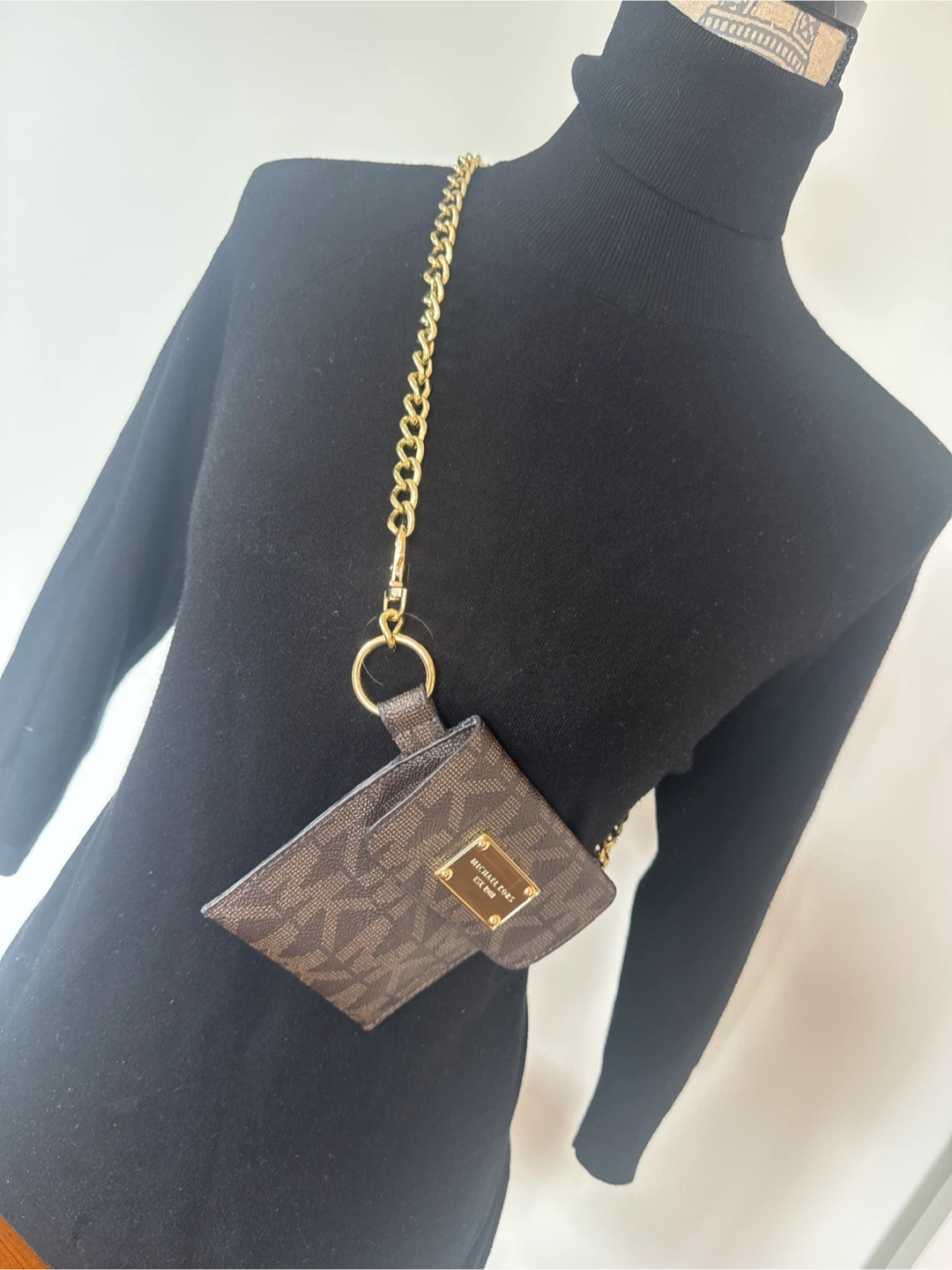 Michael Kors Delaney crossbody belt bag. - photo 3