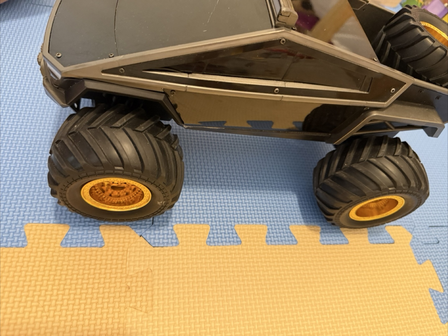 RC Monster Truck Tesla Toy with Remote Control - photo 2