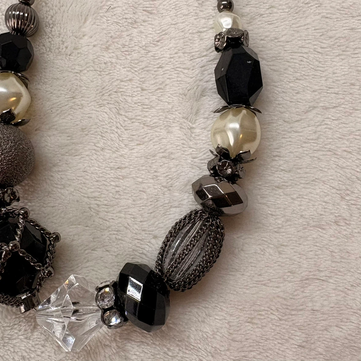 Tabi Mixed Media Beaded Statement Necklace Monochrome Textured - photo 4