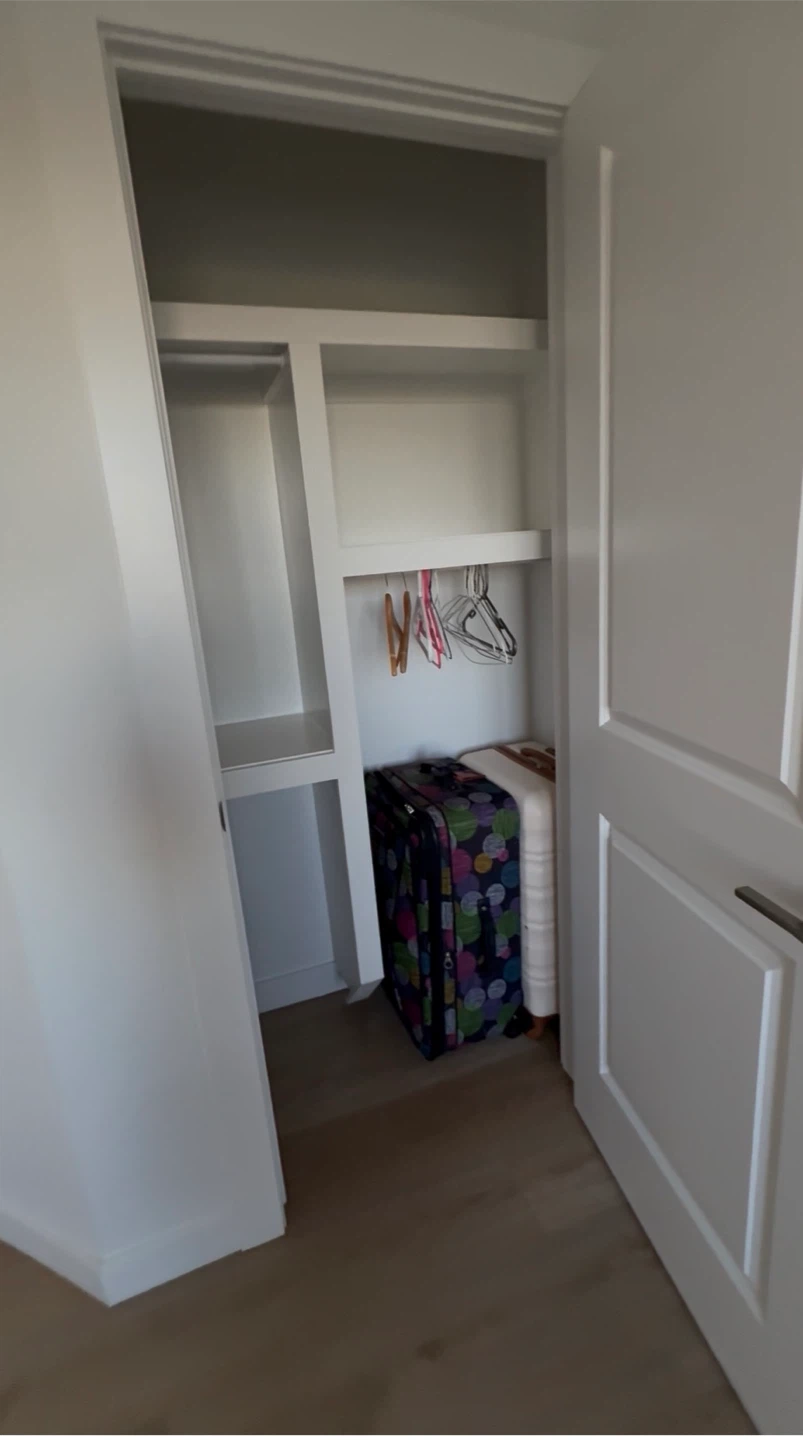 Looking for a clean roommate - photo 4
