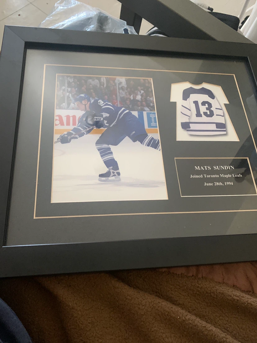 Framed Mats Sundin Toronto Maple Leafs Photo & Jersey - photo 2