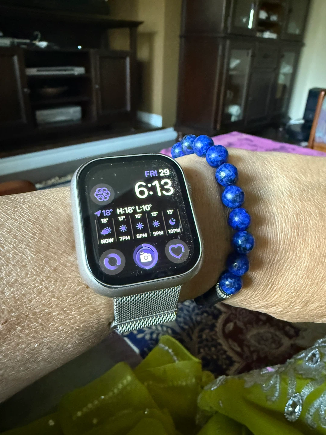 Smartwatch with Mesh Band
