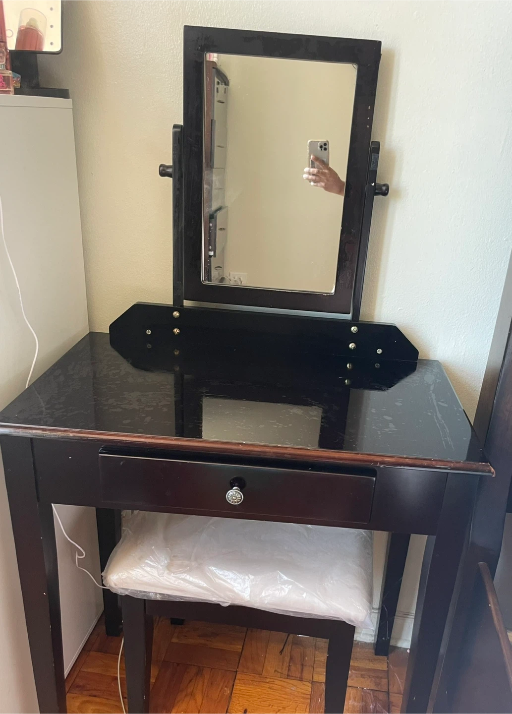 Vanity Table with Mirror and Stool