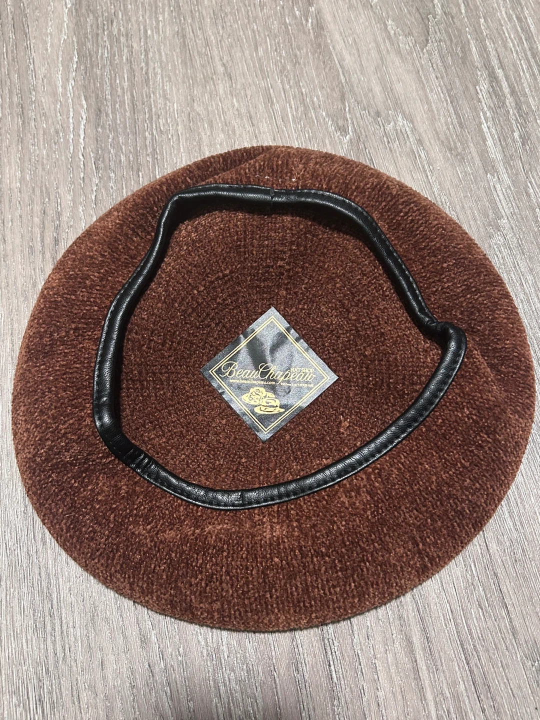 BeauChapeau Beret - Brown from Niagara-on-the-Lake - photo 2