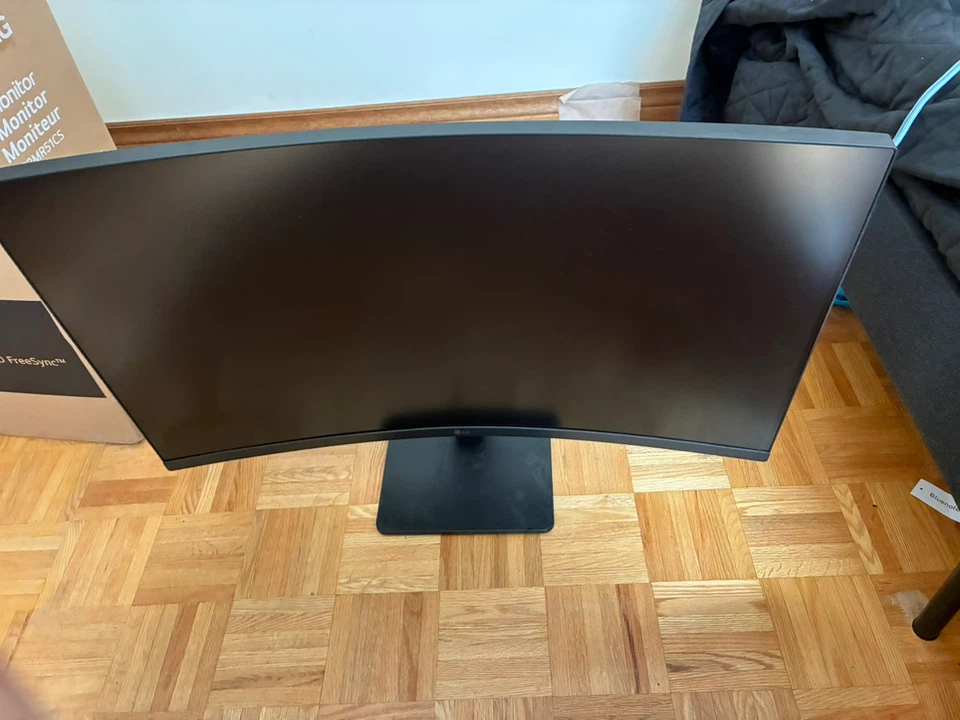 LG 32" Curved Monitor 100Hz
