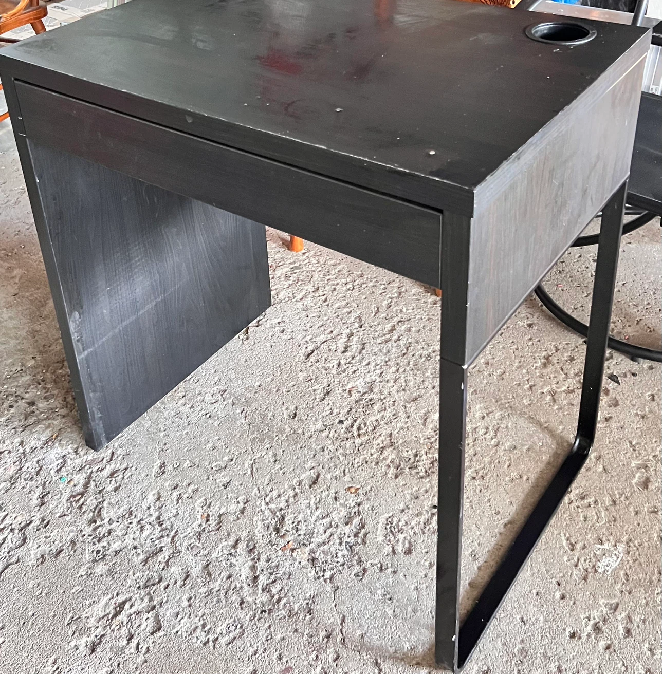 IKEA MICKE Desk - photo 3