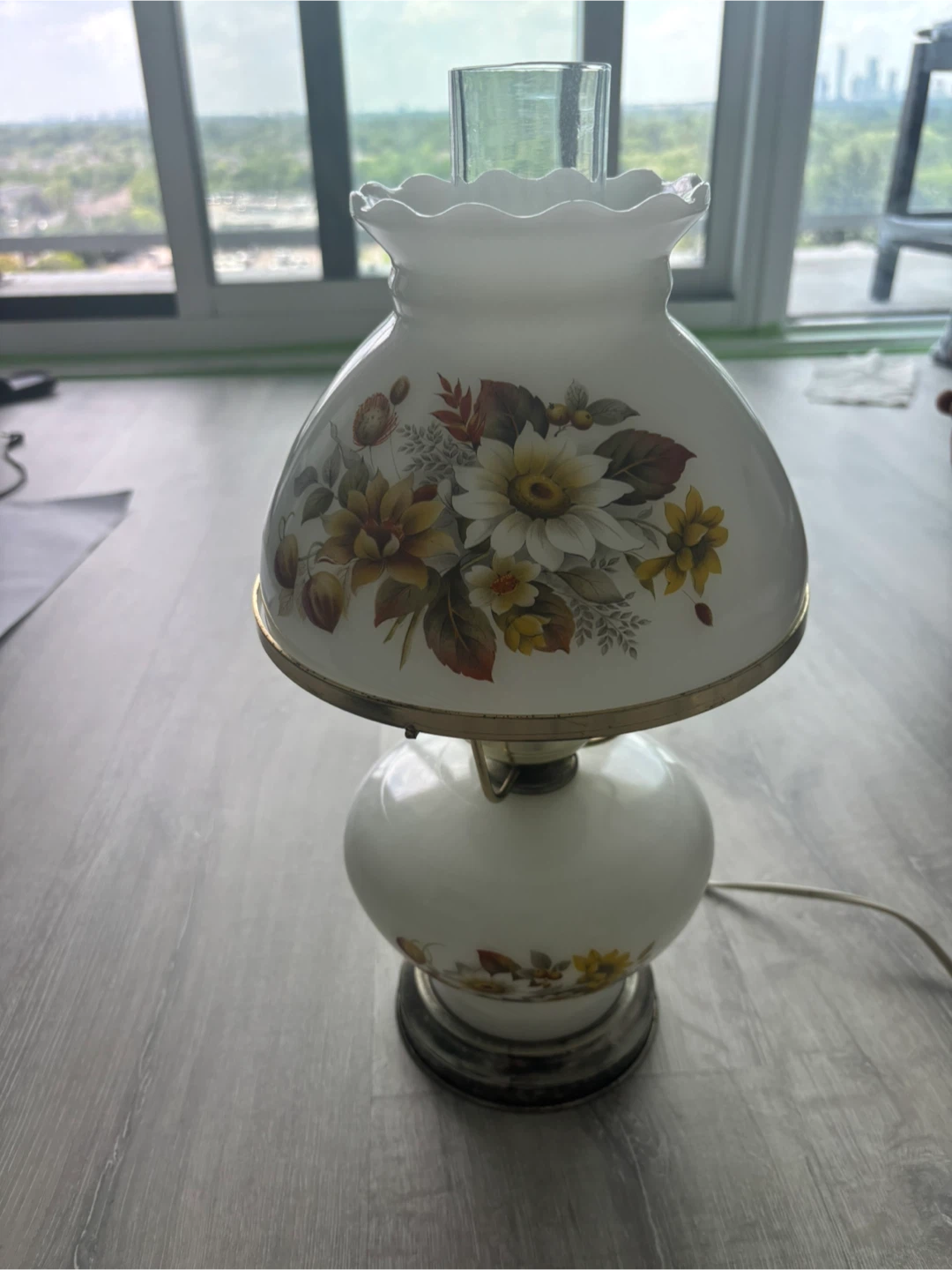 Vintage Floral Table Lamp