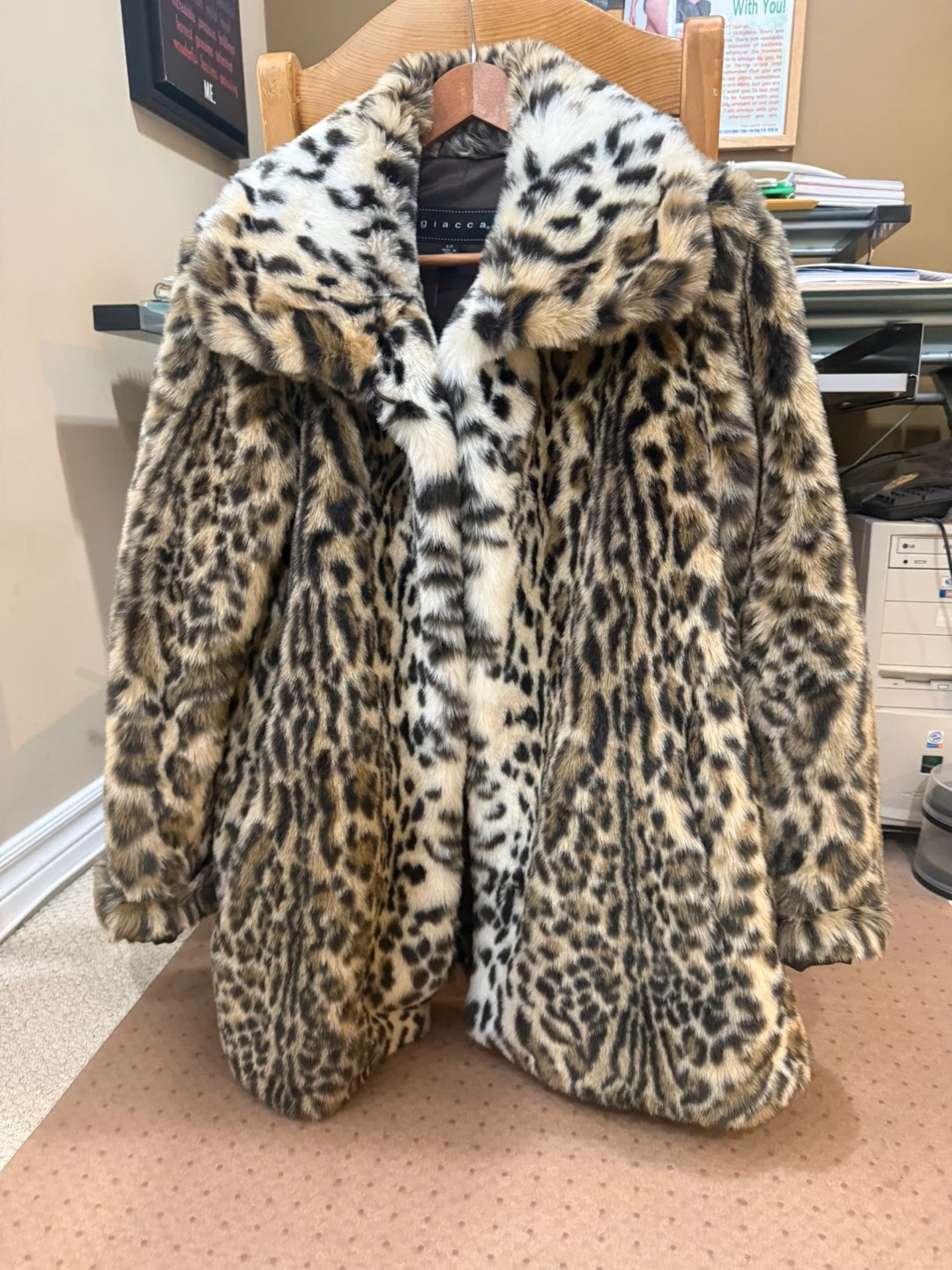 Giachhi Faux Fur Leopard Print Coat