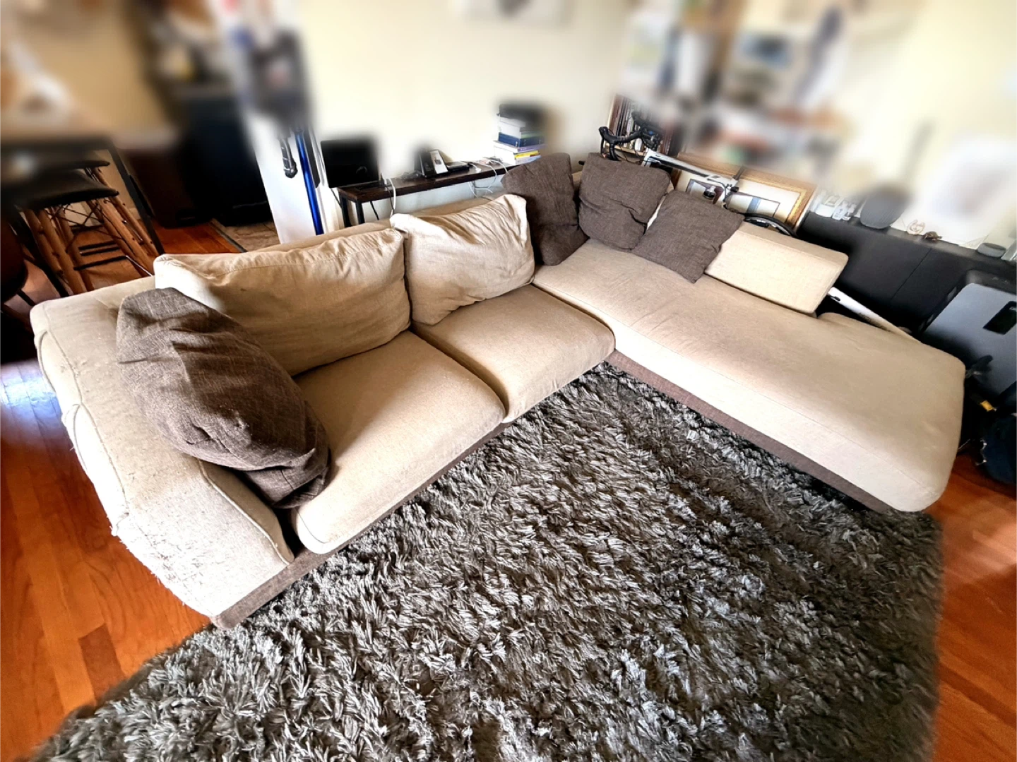 Sectional Sofa with Throw Pillows