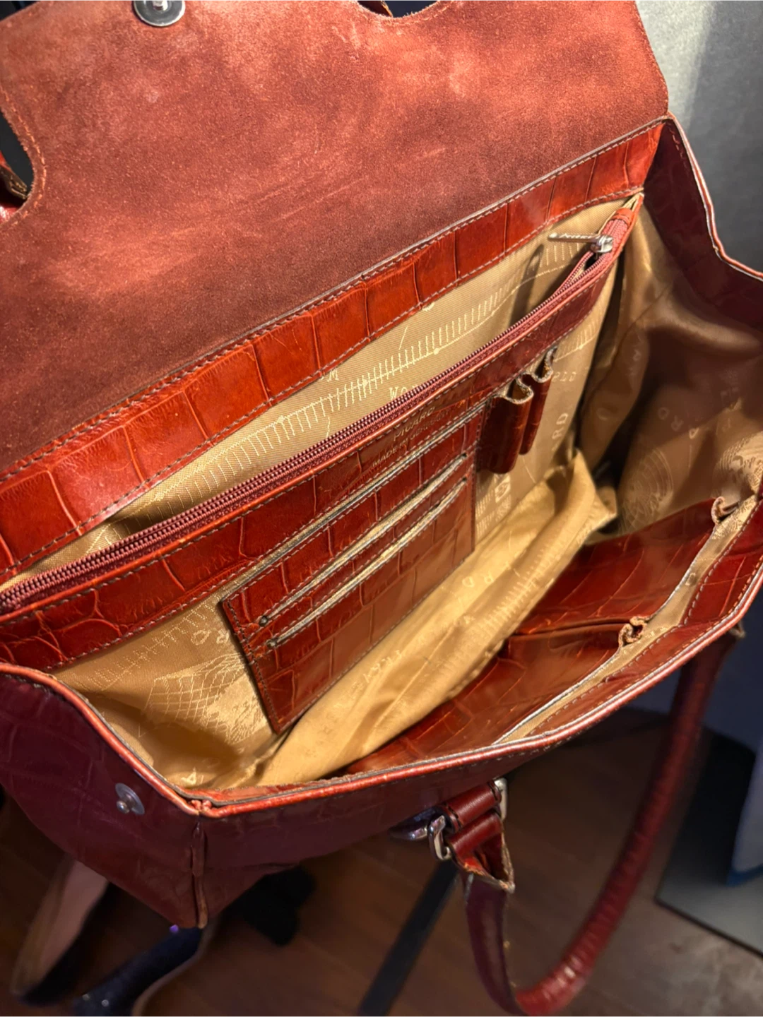 Red Croc-Embossed Shoulder Bag - photo 2