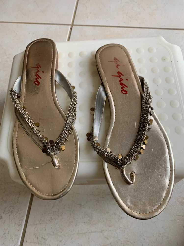 Gino Rossi Embellished Flip Flops