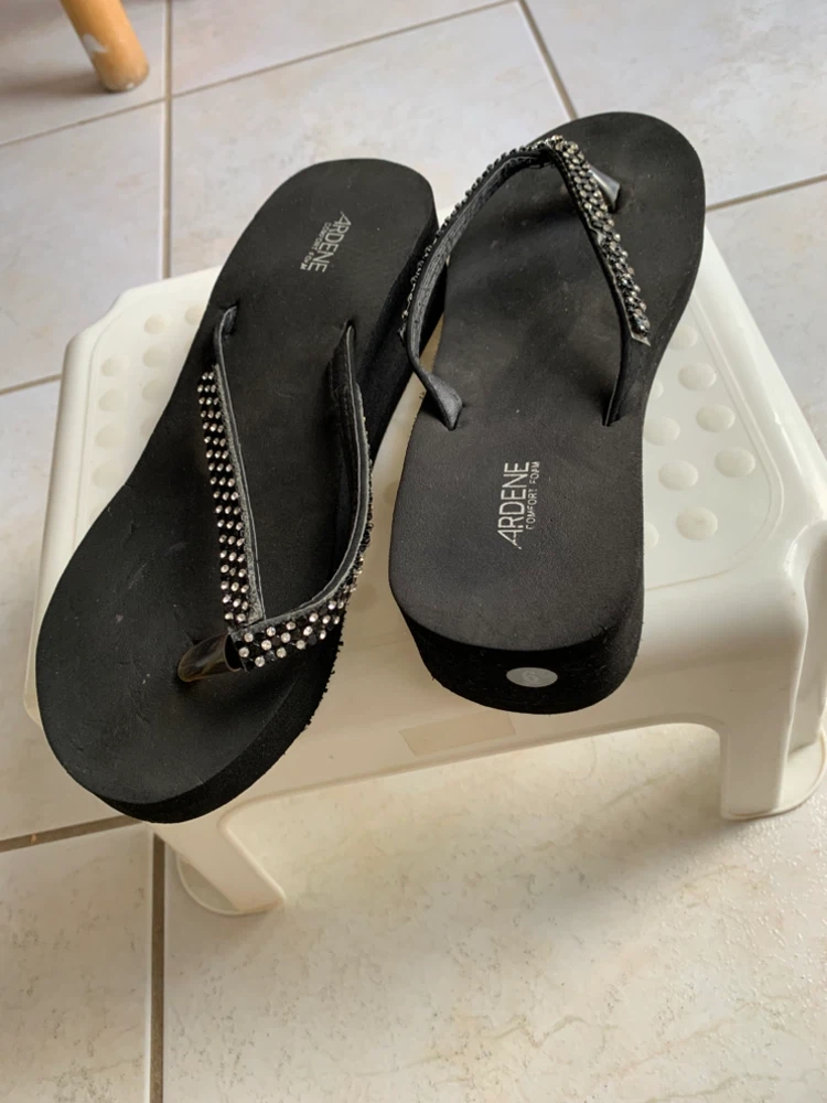 Ardene Black Flip Flops with Rhinestones - photo 2