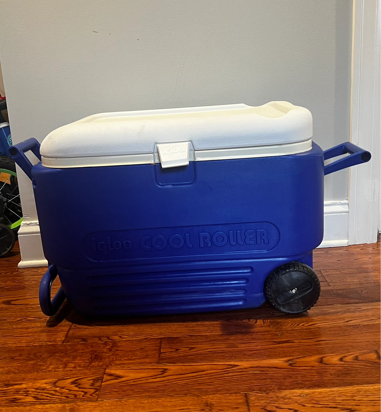 Igloo Cool Roller Rolling Cooler